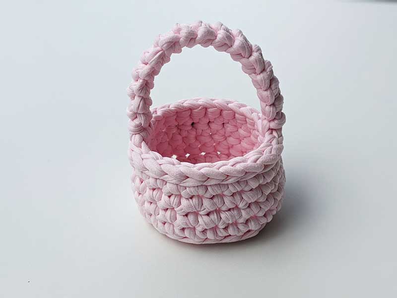 crochet pink mini basket