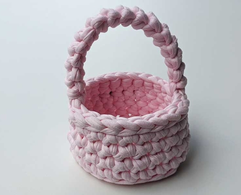 Eastern crochet mini basket made with t-shirt yarn