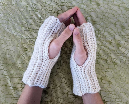 crochet fingerless hand warmers pattern for women