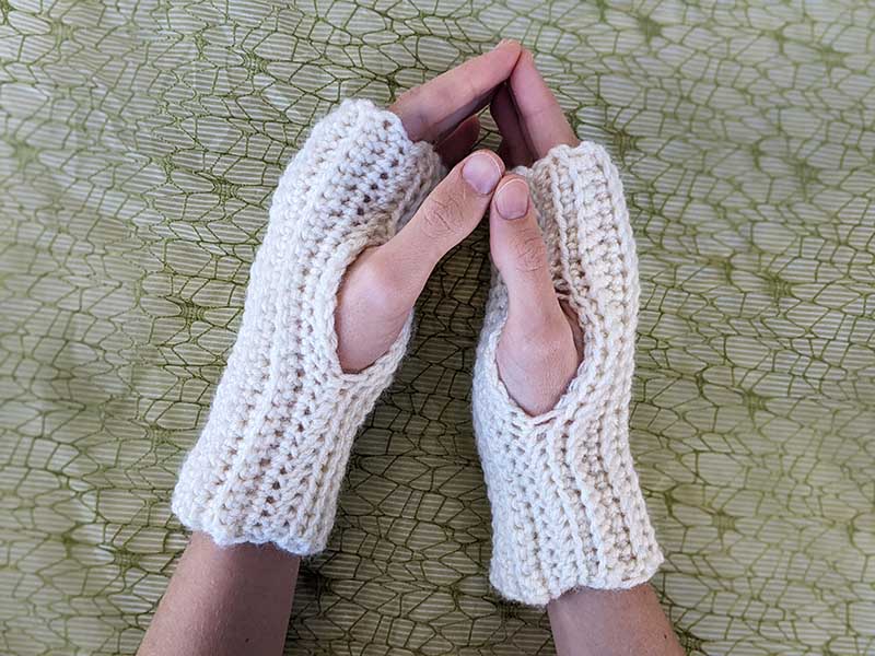 ribbed crochet fingerless hand warmers pattern for men and women