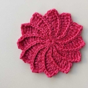 Free Crochet Sunflower Granny Square Pattern - Crochet Bits