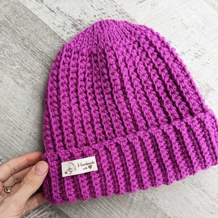 beginner-level crochet ribbed hat for men and women