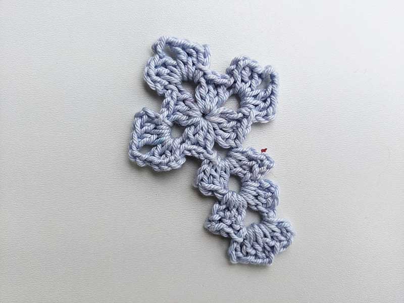 crochet cross made using double crochet stitch