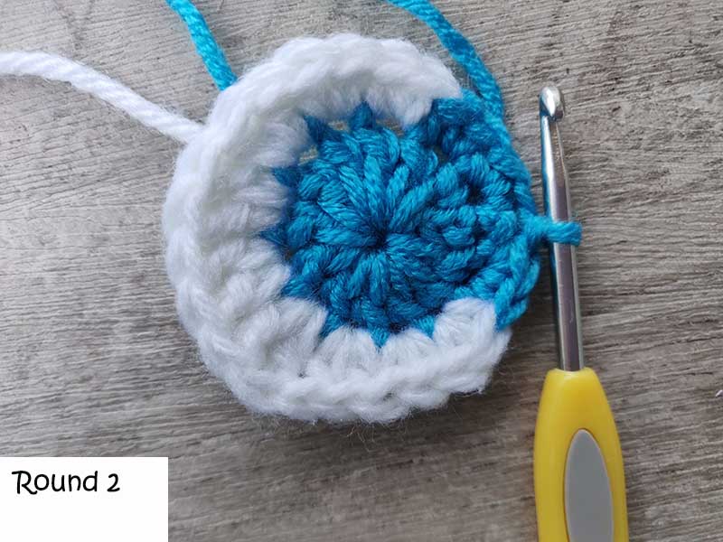 crochet waning or waxing gibbous moon - round two