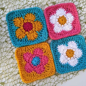 Free Crochet Daisy Flower Granny Square - Crochet Bits