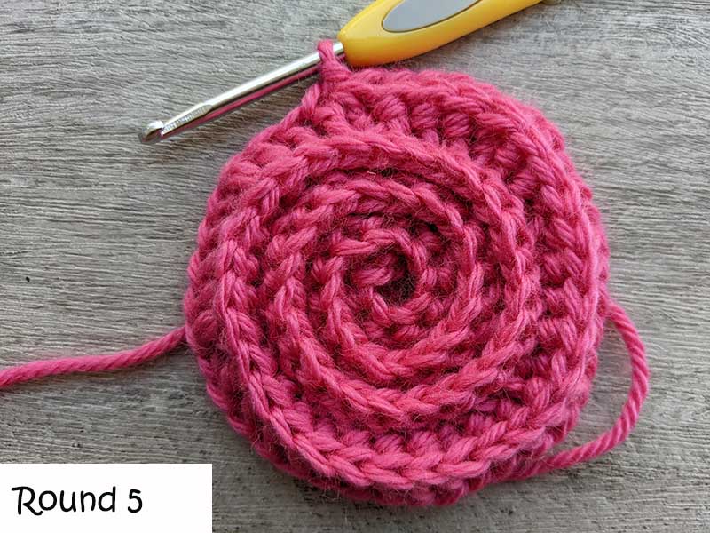 crochet a spiral - round five