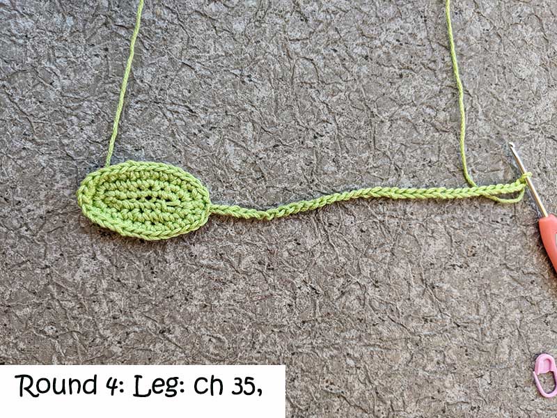 crochet musical note bookmark - round four, step one