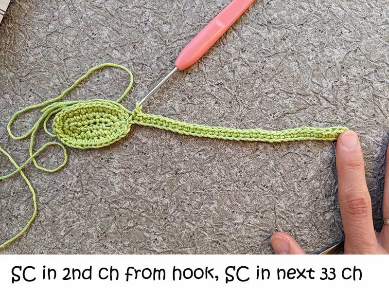 crochet musical note bookmark - round four, step two