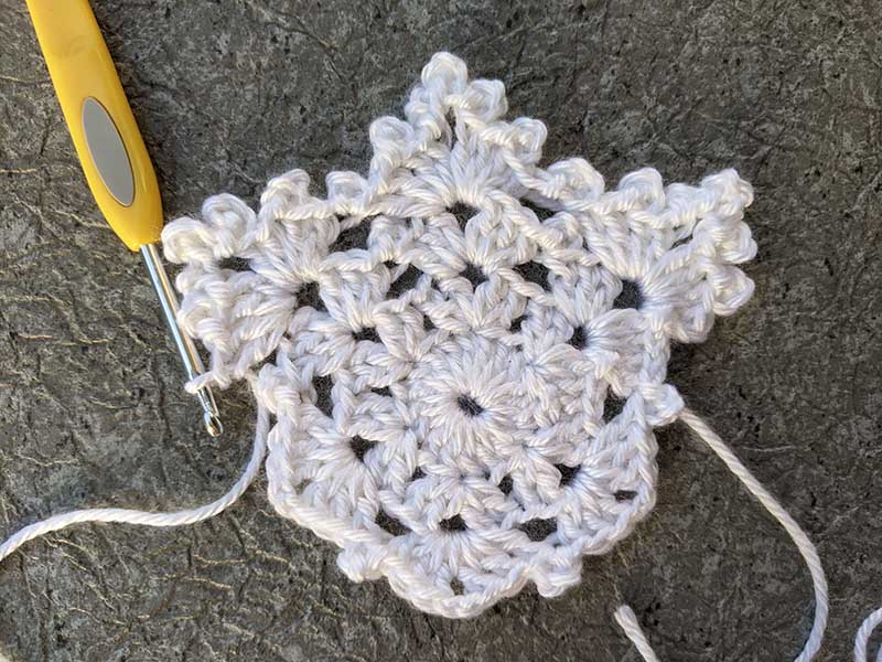 crochet snowflake image tutorial - round four, step four