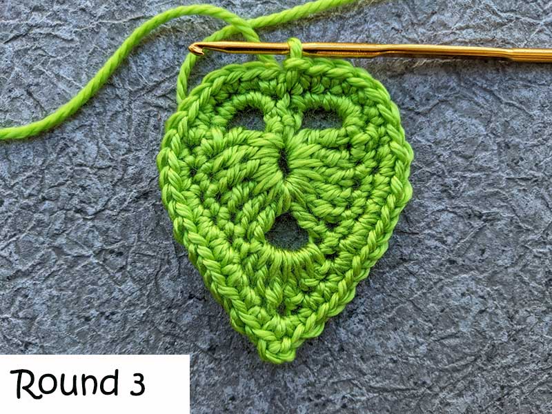 crochet monstera leaf - round three
