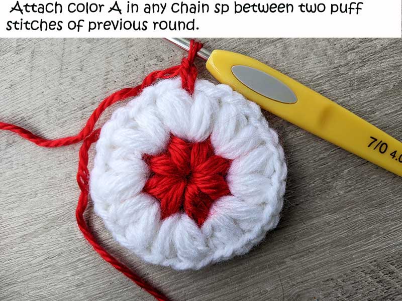 crochet paw print granny square - round three, step one
