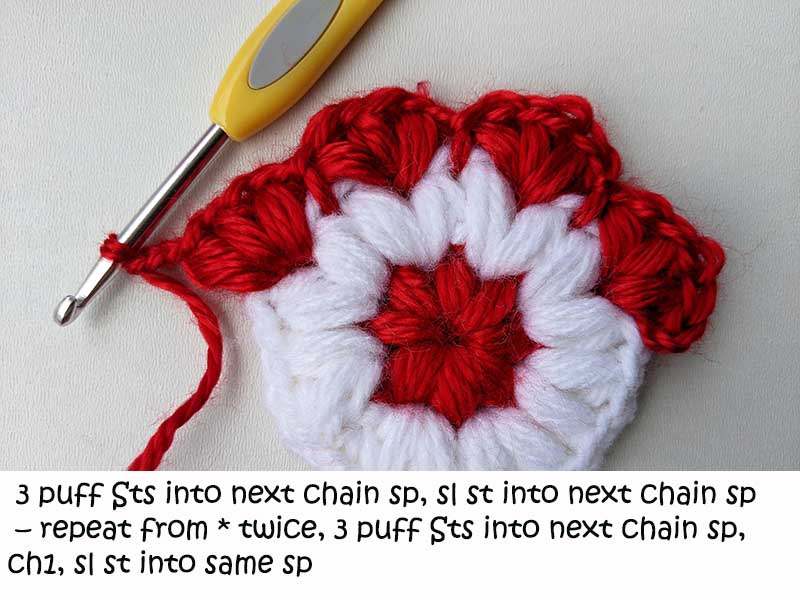crochet paw print granny square - round three, step three