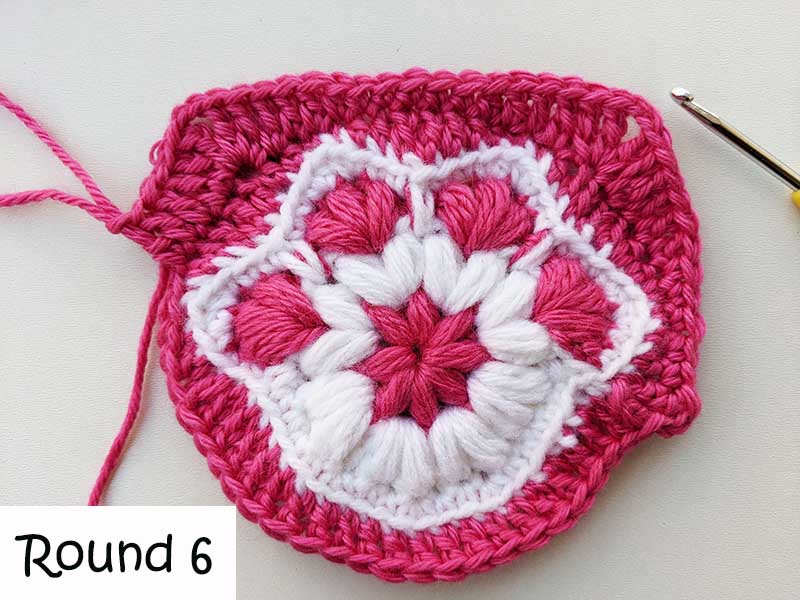 crochet paw print granny square - round six