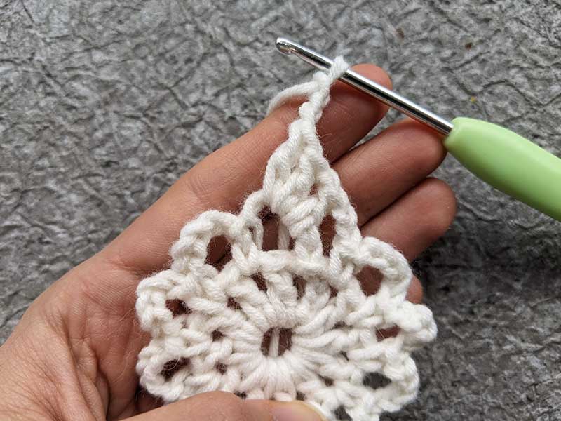 crochet lace snowflake photo tutorial - round three, step one