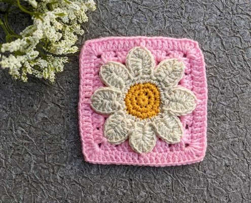 crochet 3-D daisy granny square pattern