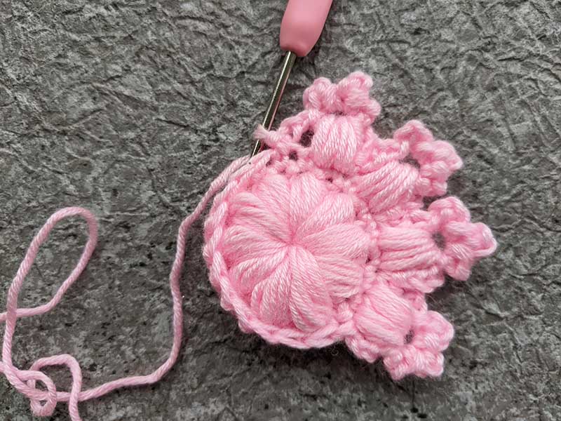 crochet decor flower round three, step seven