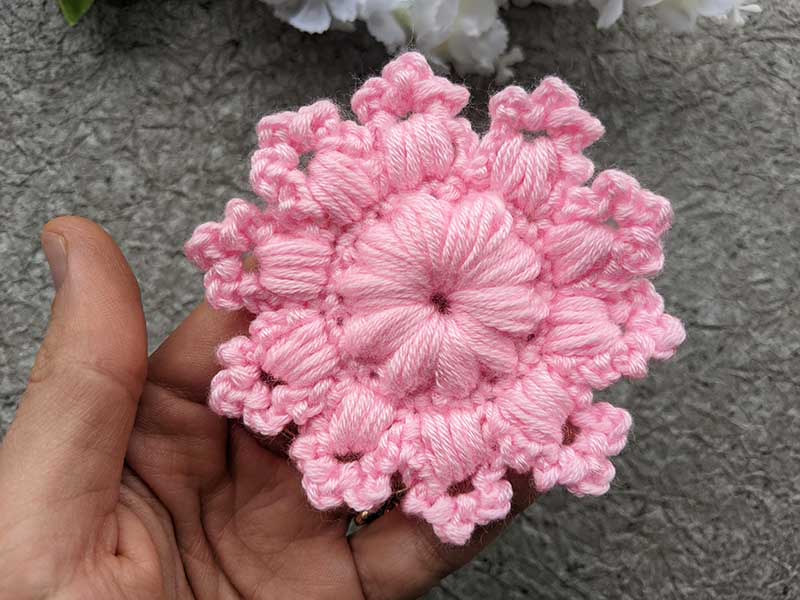 crochet decor flower round three, step eight