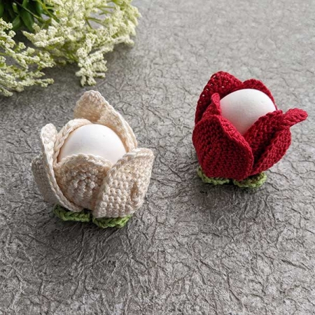 crochet Easter tulip egg holder pattern
