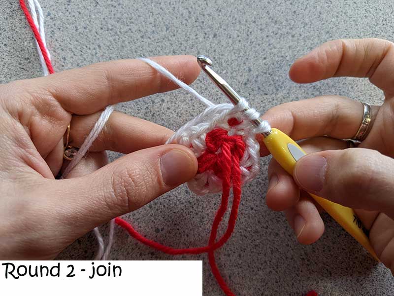 crochet moss stitch granny square - round 2-2