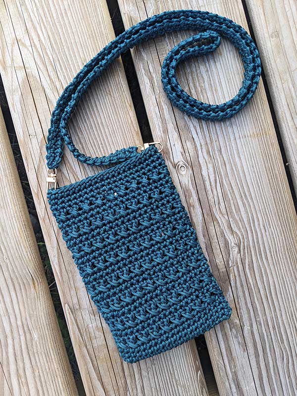 crochet smartphone case with over the shoulder handle