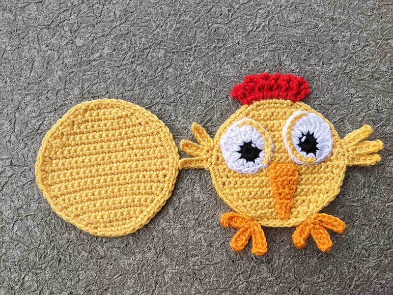 crochet body of a baby chicken toy - a circle made in rows