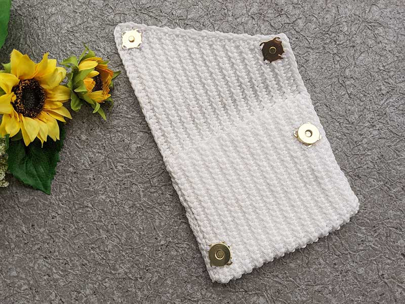 crochet wide wallet designed with a slashed cover