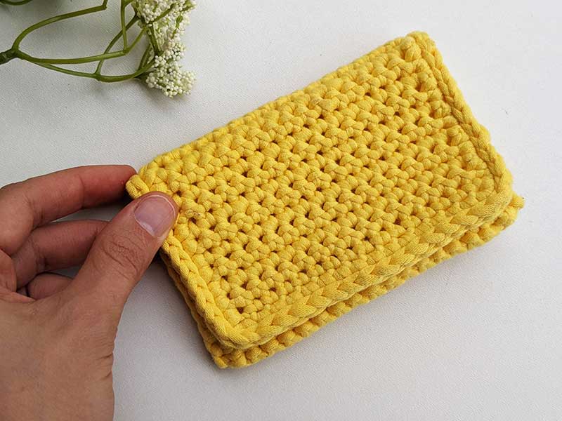 crochet narrow wallet - closed front view