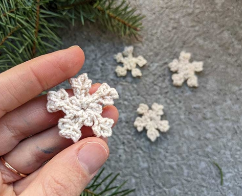 crochet mini snowflake pattern