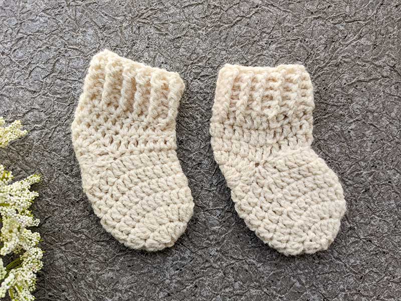 crochet newborn baby socks - NICU size