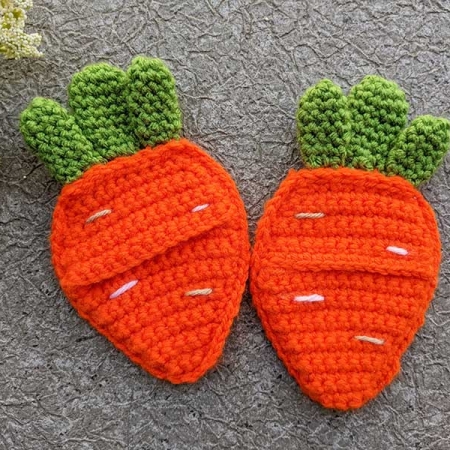crochet carrot treat pocket pattern