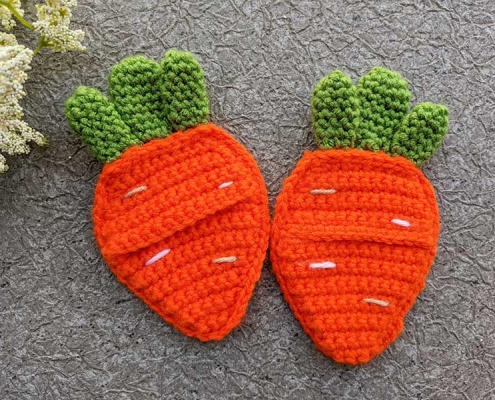 crochet carrot treat pocket pattern