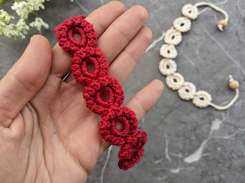 crochet delicate lace bracelet pattern