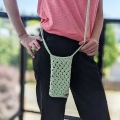 crochet smartphone shoulder bag pattern with a shell stitch texture