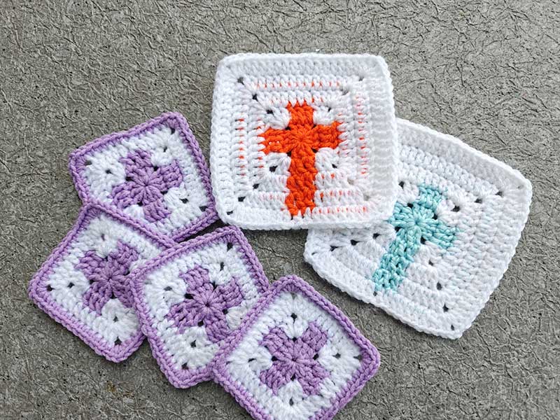 four crochet cross motif grannies (1:1 ratio) featured next to two granny square with a cross in the middle that has a different shape (1:3 ratio)