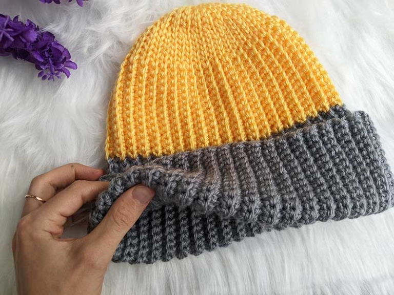 Free Crochet Men's Two-Color Hat Pattern - Crochet Bits