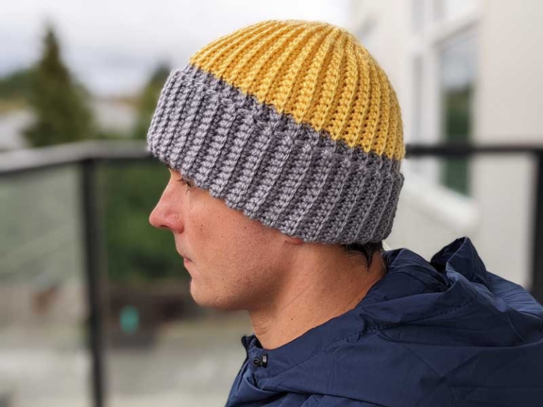 Free Crochet Men's Two-Color Hat Pattern - Crochet Bits