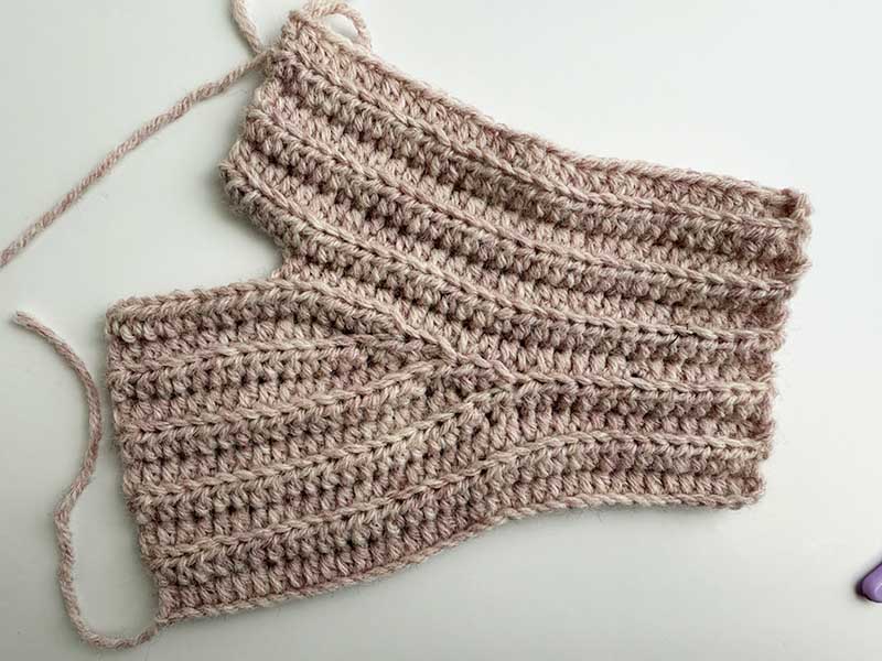 crochet wrist warmers - before row 18