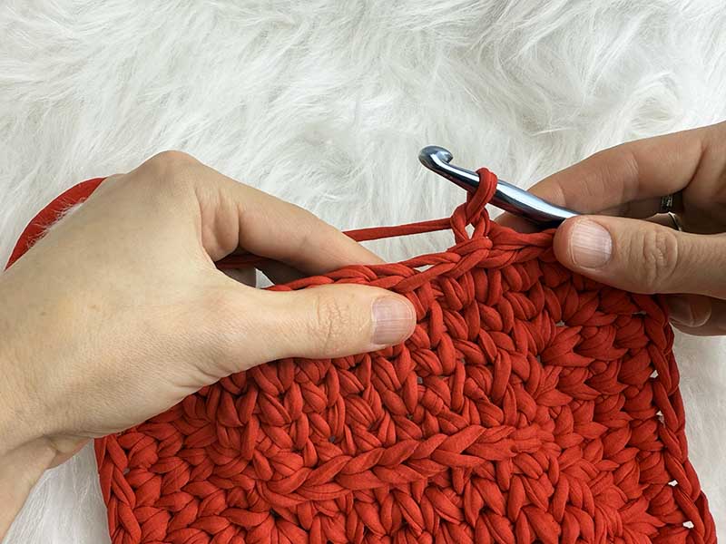 crochet basket - round 2 - step 1