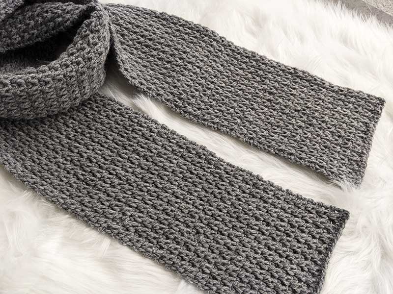 crochet men's one row scarf - on the neck view