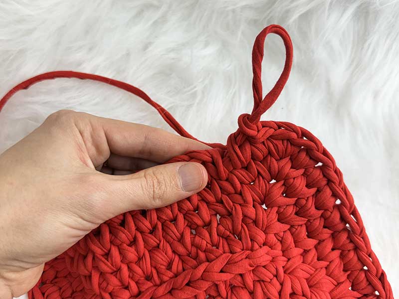crochet rectangular basket - how to join the round - step 1