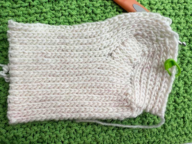 crochet the top/front part of ribbed baby booty
