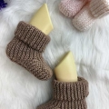 crochet brown ribbed baby booties