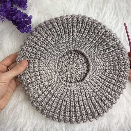 crochet classic beret - bottom side view