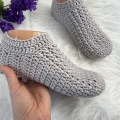 everyday crochet slipper - right side view