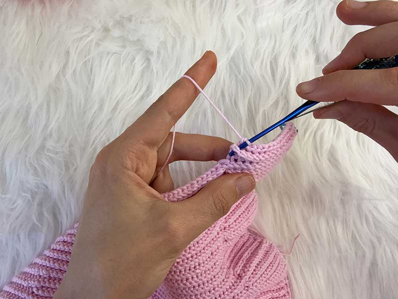 crochet slip stitch to join the short rows smoothly - step 2