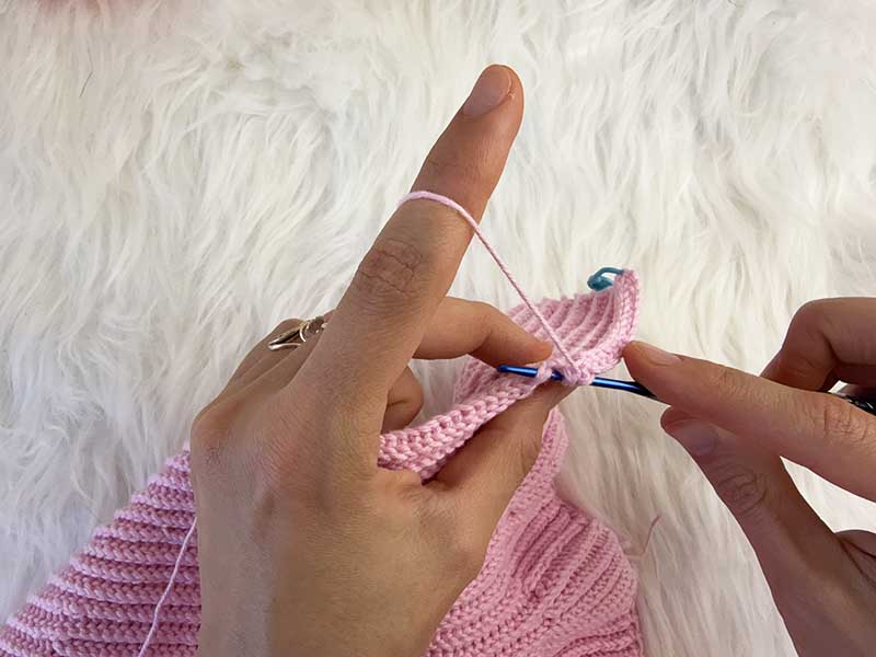 crochet slip stitch to join the short rows smoothly - step 3