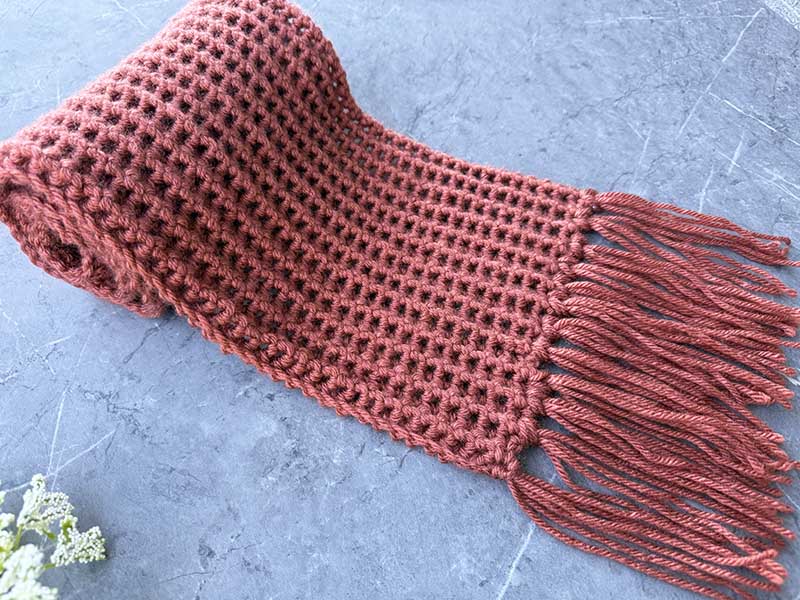 crochet one-stitch men's rolled scarf with fringes